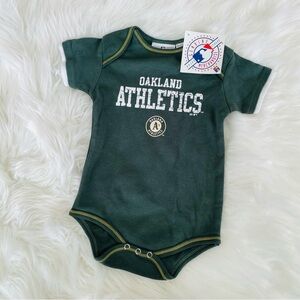 NWT Oakland A’s Athletics Baby/Infant Onesie Creeper Snapsuit Bodysuit 12 M